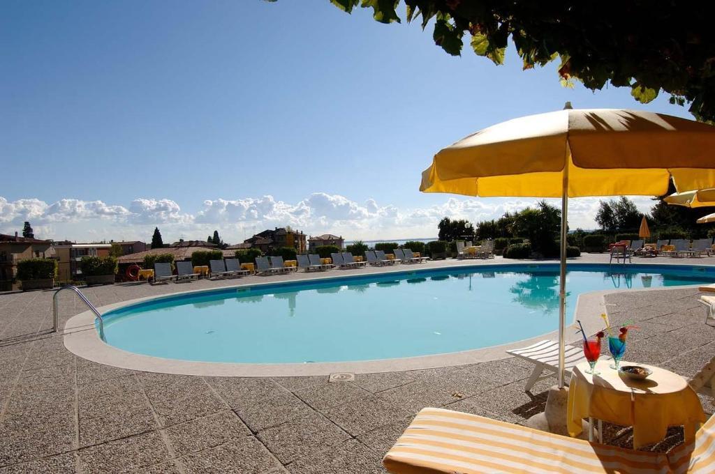 Hotel Garden Екстериор снимка