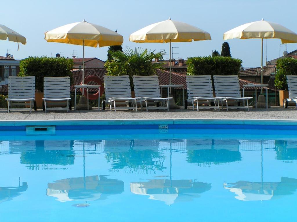 Hotel Garden Екстериор снимка