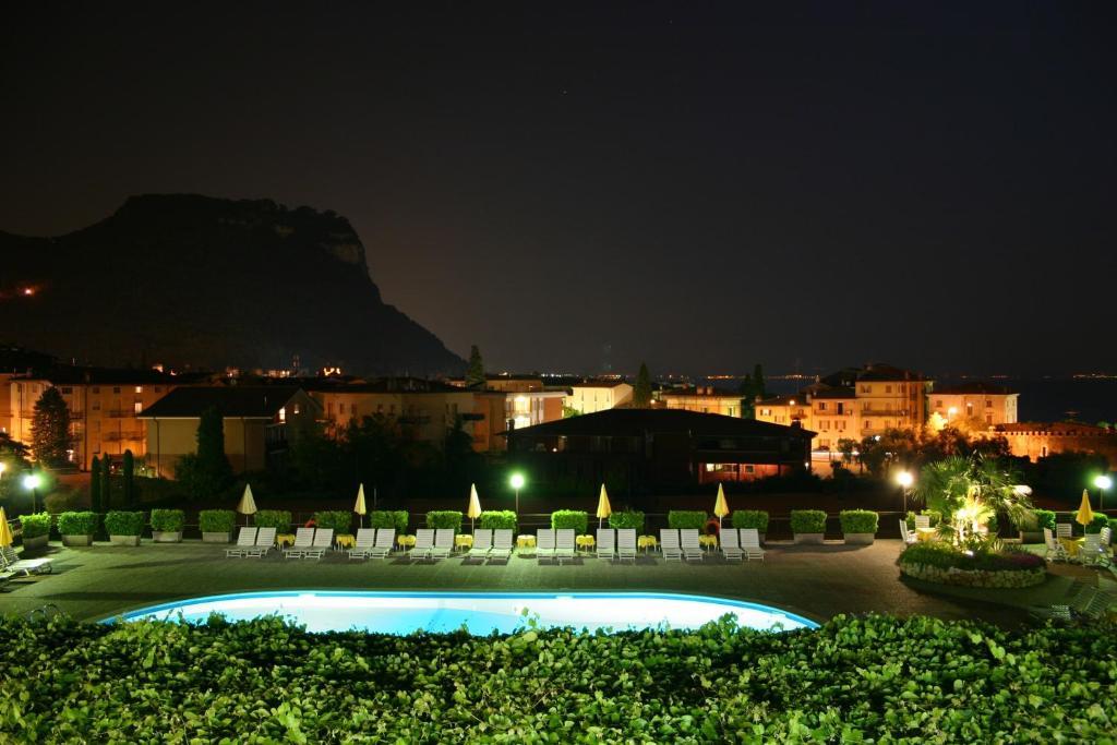 Hotel Garden Екстериор снимка